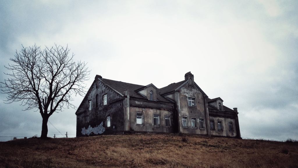 New Abortion Waiting Period Law Requires Women To Spend Night In Creepy Old House On Hill