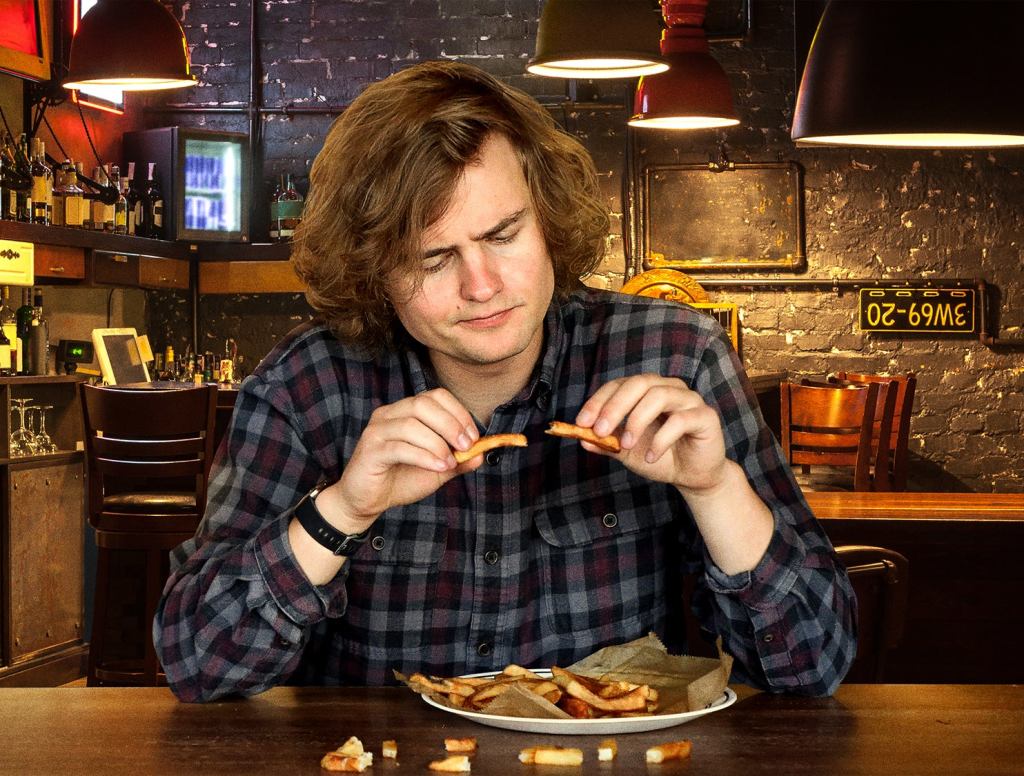 Louisiana Local Snaps Cajun Fry In Half To Suck Out Potato