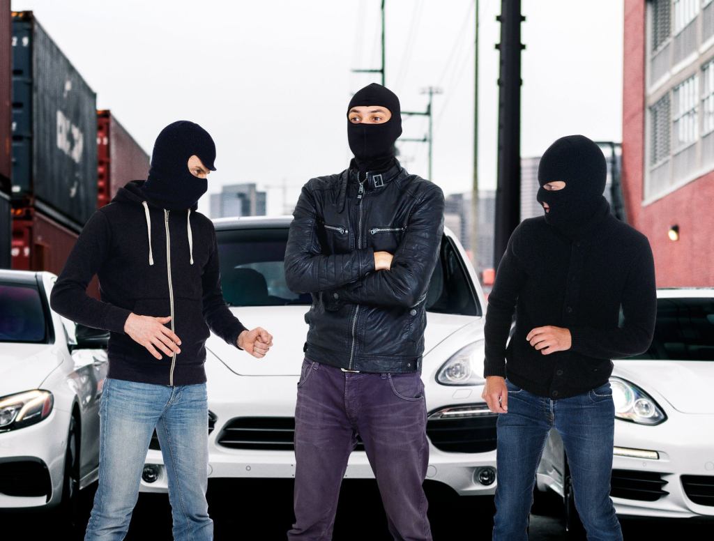 Heist Crew Accidentally All Getaway Drivers