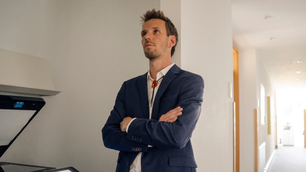 Study Finds Sharp Decline In Mental Health Among Americans Who Finally Tried Out Bolo Tie And No One Complimented It