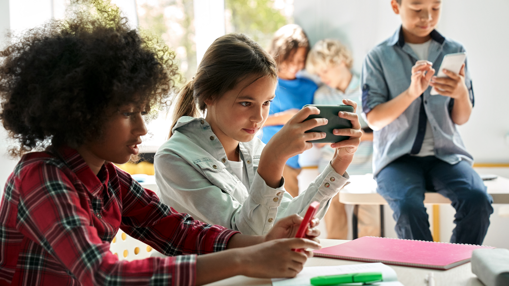 Pros And Cons Of Banning Smartphones In Schools