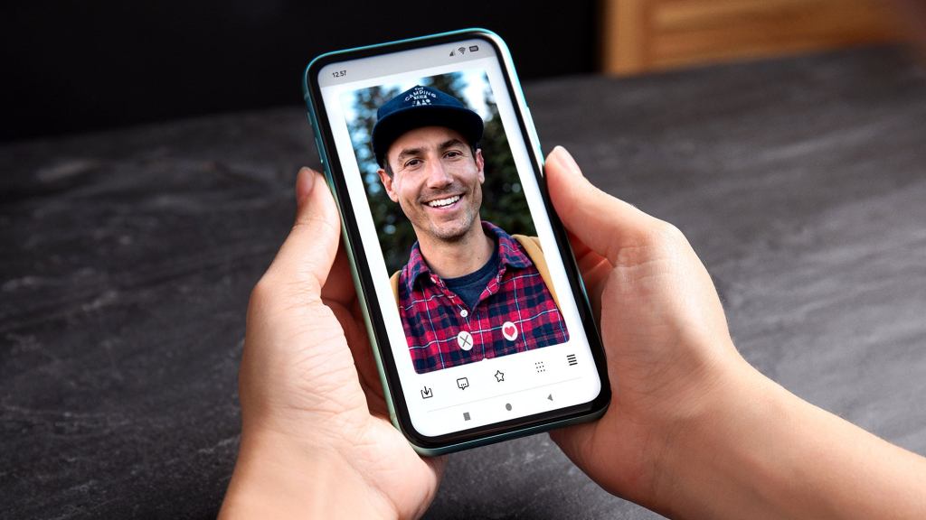 Man Wearing Hat In Every Dating Profile Picture Probably Hiding Wife And Kids Up There