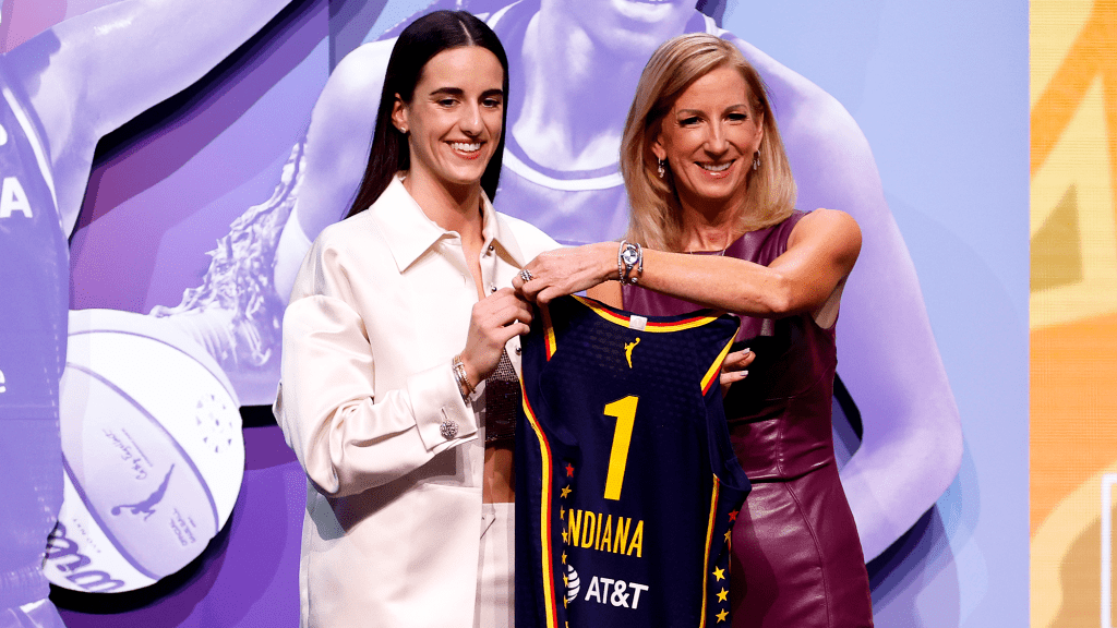 Pros And Cons Of Caitlin Clark Going To The WNBA