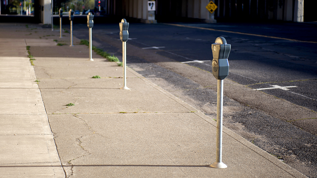 Study Finds Majority Of Americans Could Jump Parking Meter If Bum Knee Weren’t Acting Up