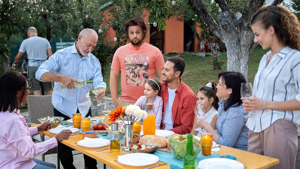 Sister’s Deadbeat Boyfriend Doing Wonders For Rest Of Family’s Self-Esteem