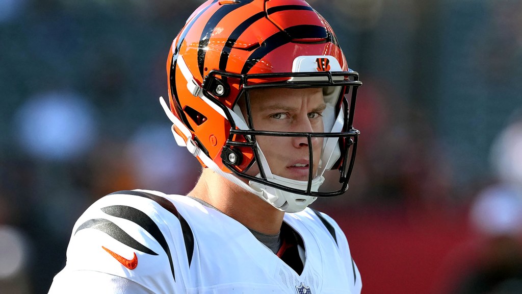 Bengals Coaching Staff Holding Breath After Joe Burrow Endures Rough High-Five